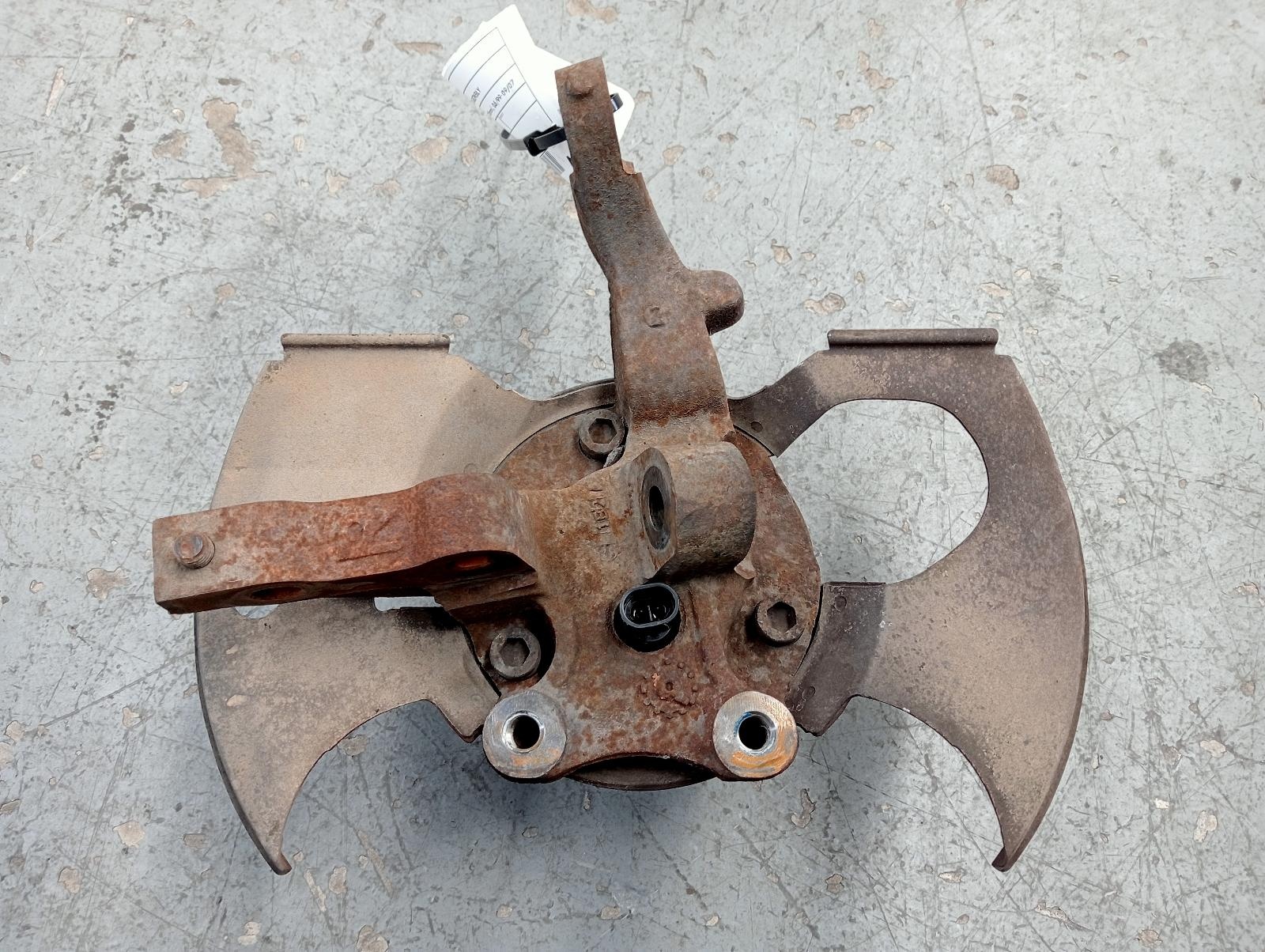 HOLDEN COMMODORE RIGHT FRONT HUB ASSEMBLY VT S2-VZ, RWD, ABS TYPE (LONG PLUG 25m