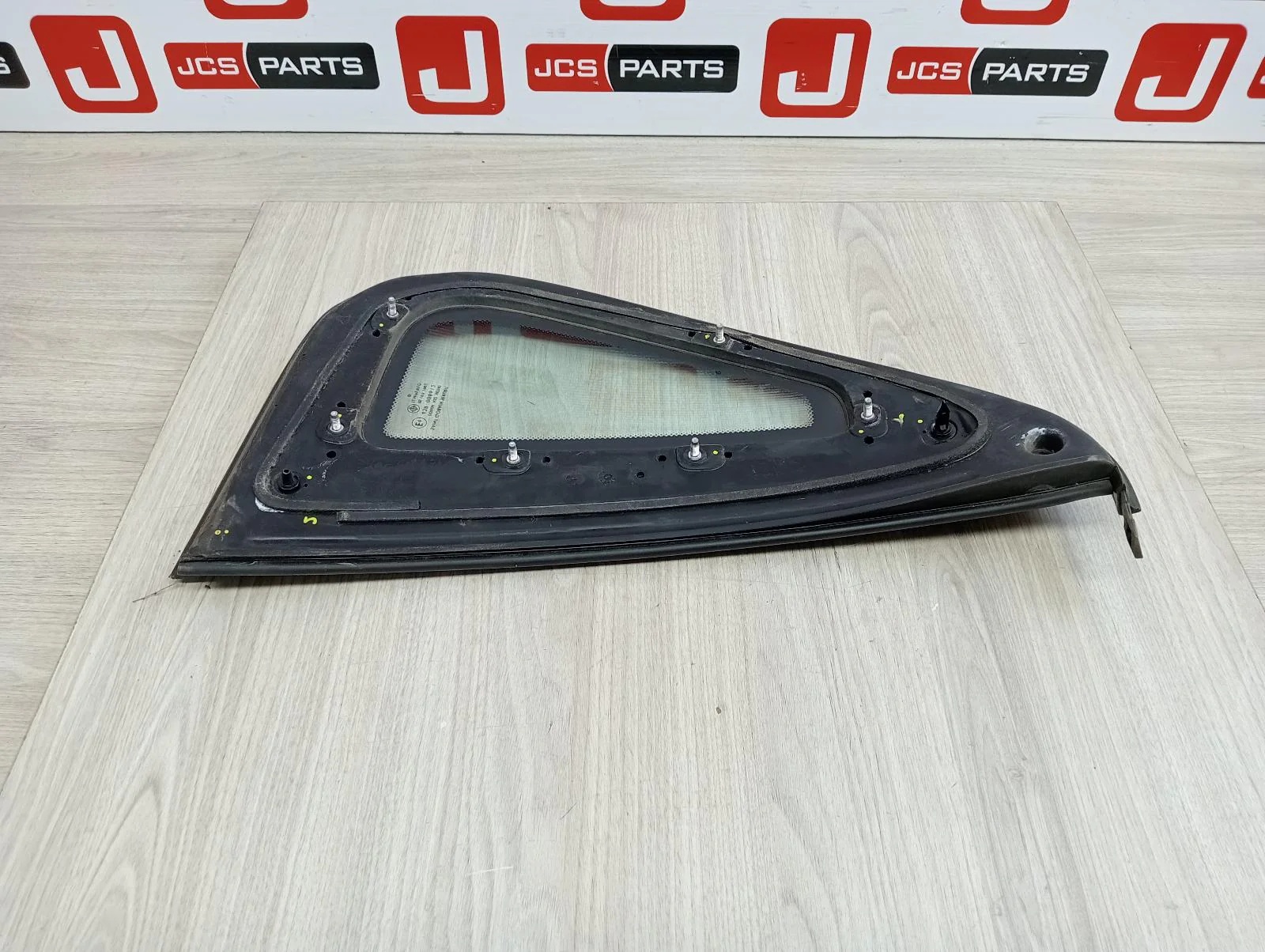 HOLDEN COMMODORE LEFT REAR SIDE GLASS VE, UTE, 07/06-05/13 2011 - Image 5