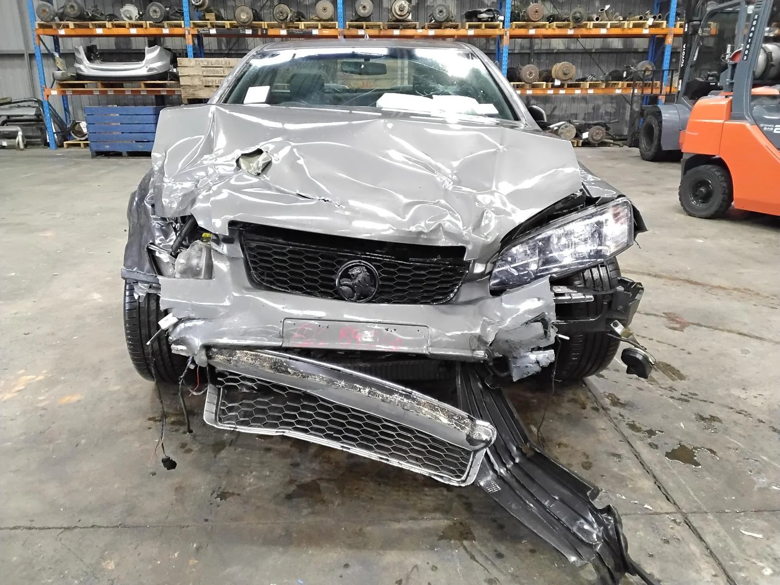 HOLDEN COMMODORE LEFT REAR SIDE GLASS VE, UTE, 07/06-05/13 2011 - Image 9